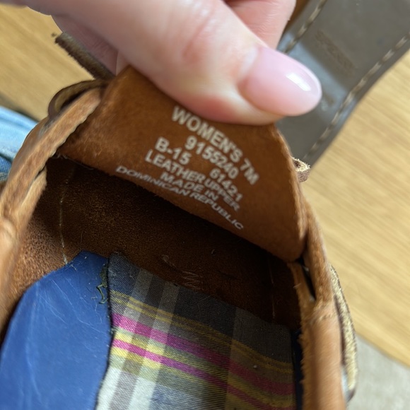 Women’s Sperrys Size 7 - Picture 3 of 3